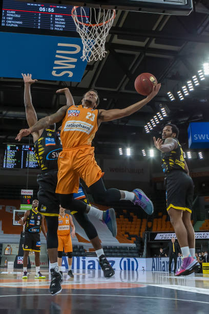 一名参赛选 一名参赛选