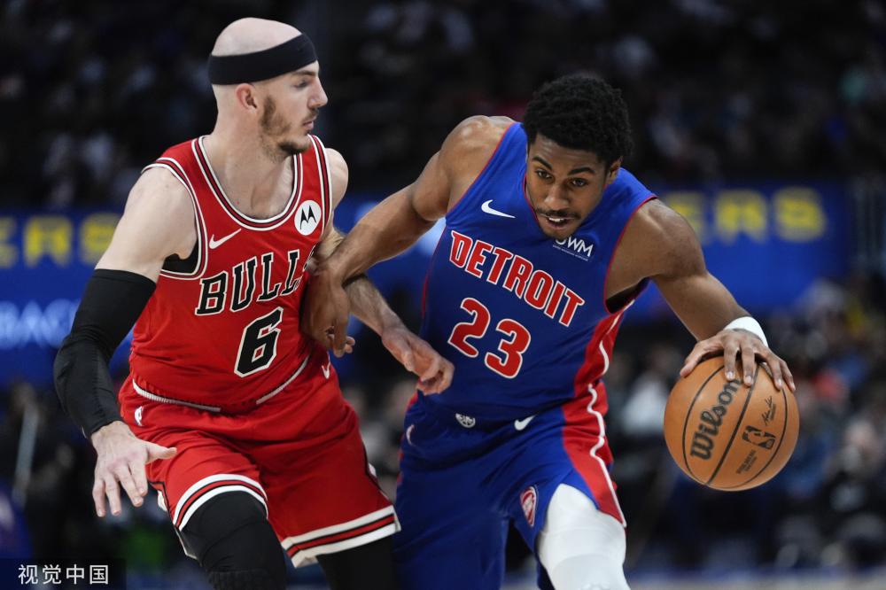 从卡塔尔资 从卡塔尔资